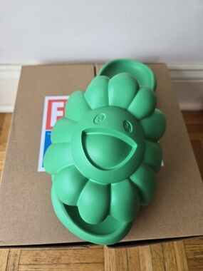 Brand New With Box MURAKAMI ohana Smiley Flower Slide Sandals